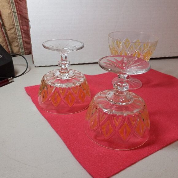 Vintage Glass Dessert cups (1 flawed) Diamond Yellow Design Cottagecore Grandmac - Picture 5 of 7